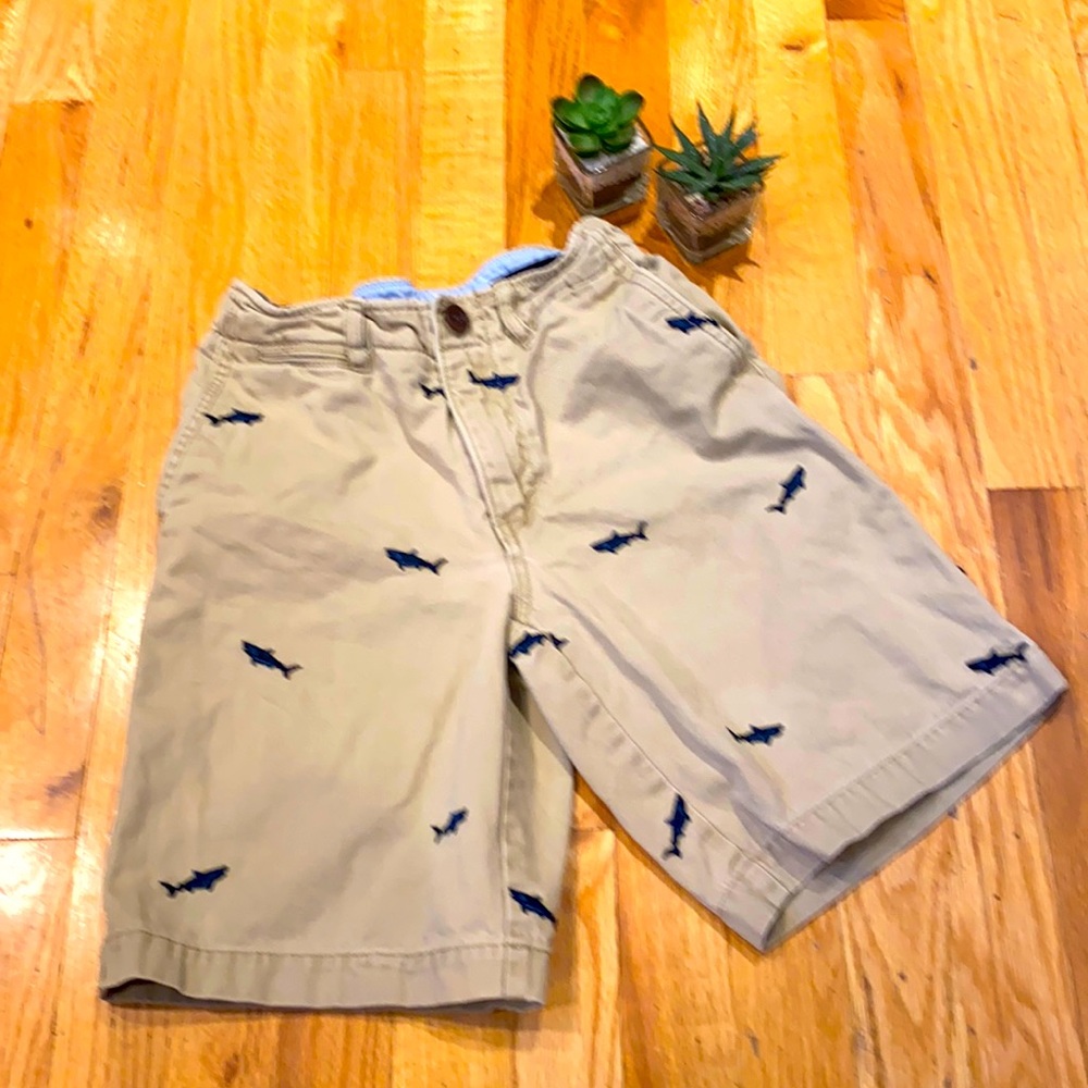 3 for $15 SALE GAP Kids Boys Tan Shark Shorts Size 8 🦈